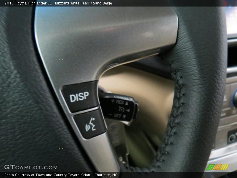 Blizzard White Pearl / Sand Beige 2013 Toyota Highlander SE