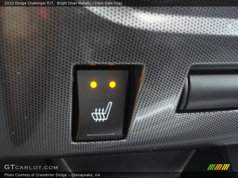 Bright Silver Metallic / Dark Slate Gray 2010 Dodge Challenger R/T