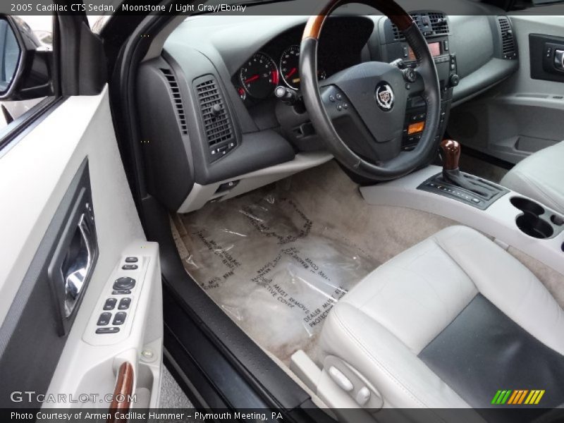  2005 CTS Sedan Light Gray/Ebony Interior