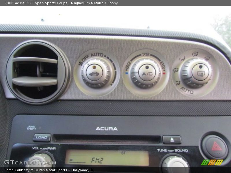 Controls of 2006 RSX Type S Sports Coupe