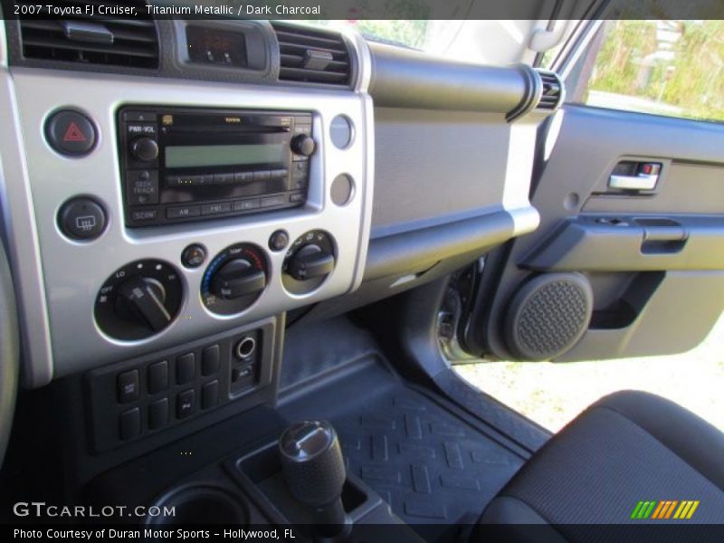 Titanium Metallic / Dark Charcoal 2007 Toyota FJ Cruiser