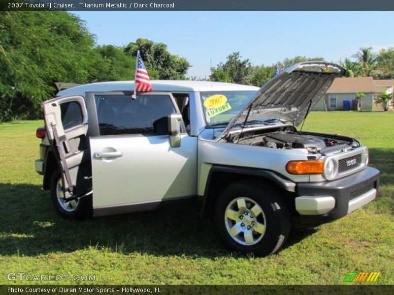 Titanium Metallic / Dark Charcoal 2007 Toyota FJ Cruiser