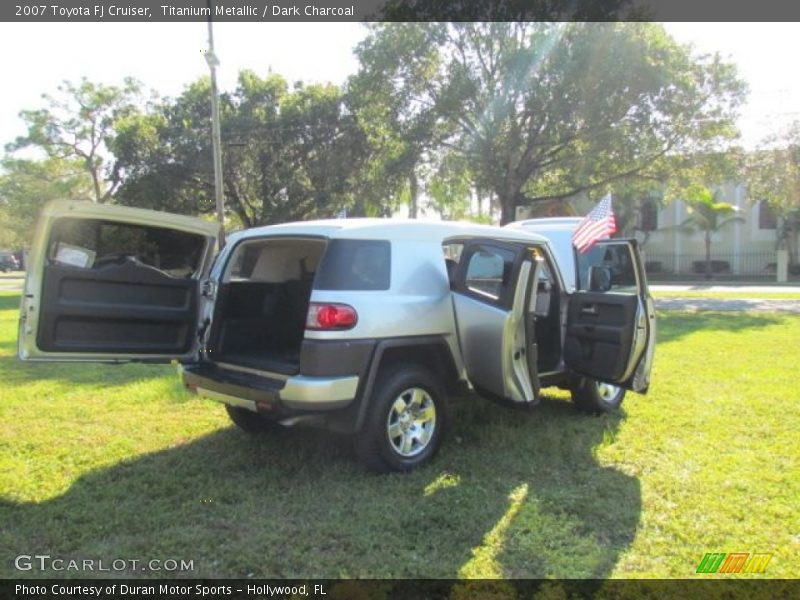 Titanium Metallic / Dark Charcoal 2007 Toyota FJ Cruiser