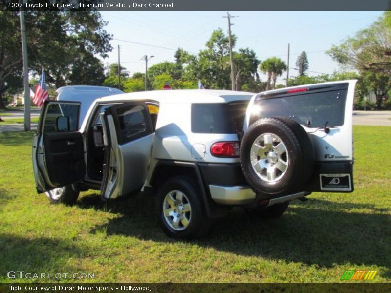 Titanium Metallic / Dark Charcoal 2007 Toyota FJ Cruiser