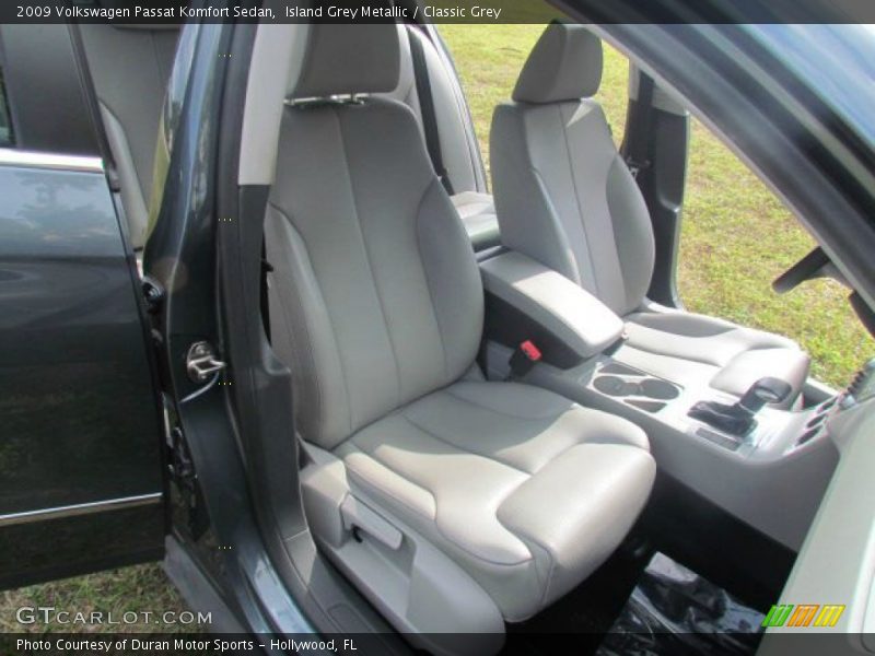 Front Seat of 2009 Passat Komfort Sedan