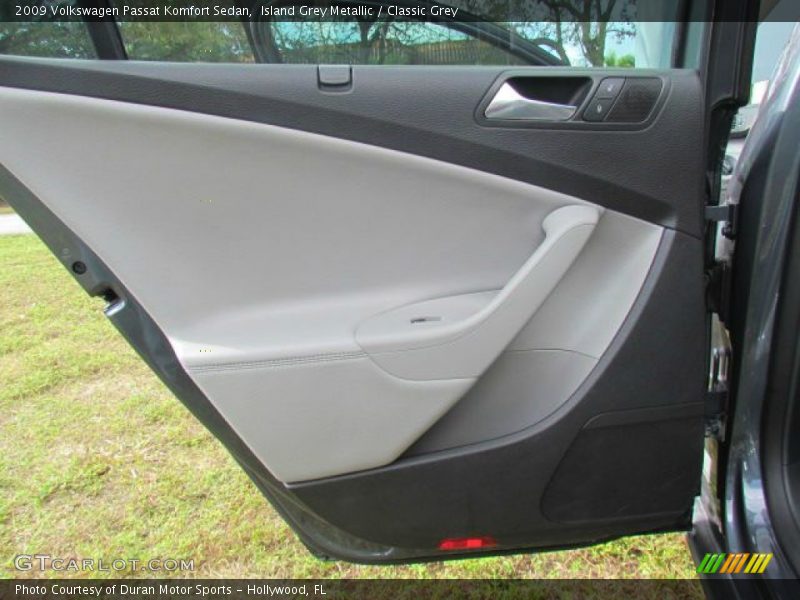 Door Panel of 2009 Passat Komfort Sedan