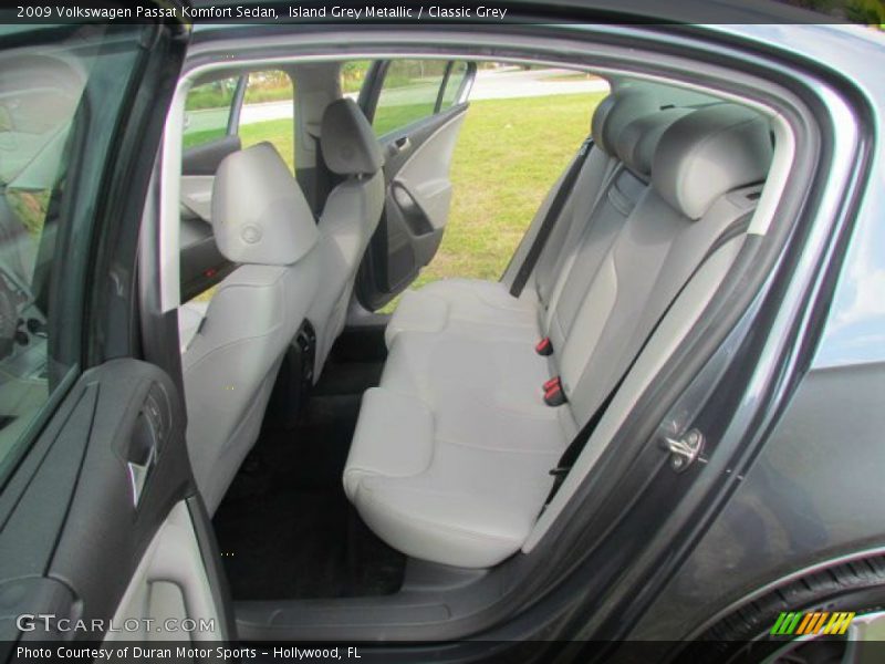 Rear Seat of 2009 Passat Komfort Sedan