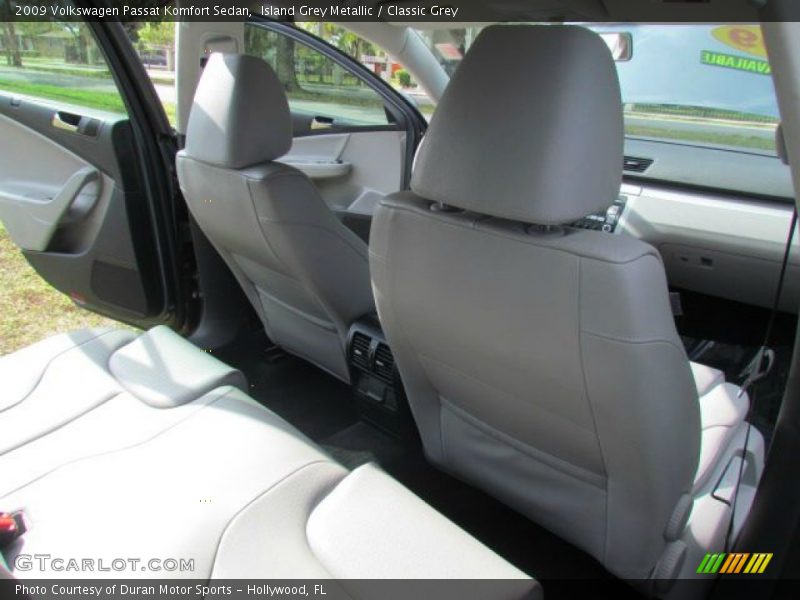 Island Grey Metallic / Classic Grey 2009 Volkswagen Passat Komfort Sedan