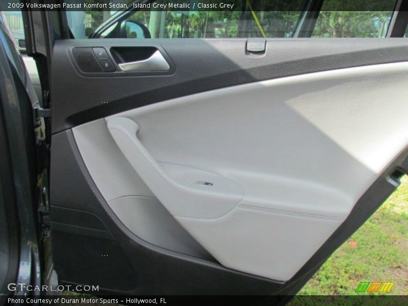 Island Grey Metallic / Classic Grey 2009 Volkswagen Passat Komfort Sedan