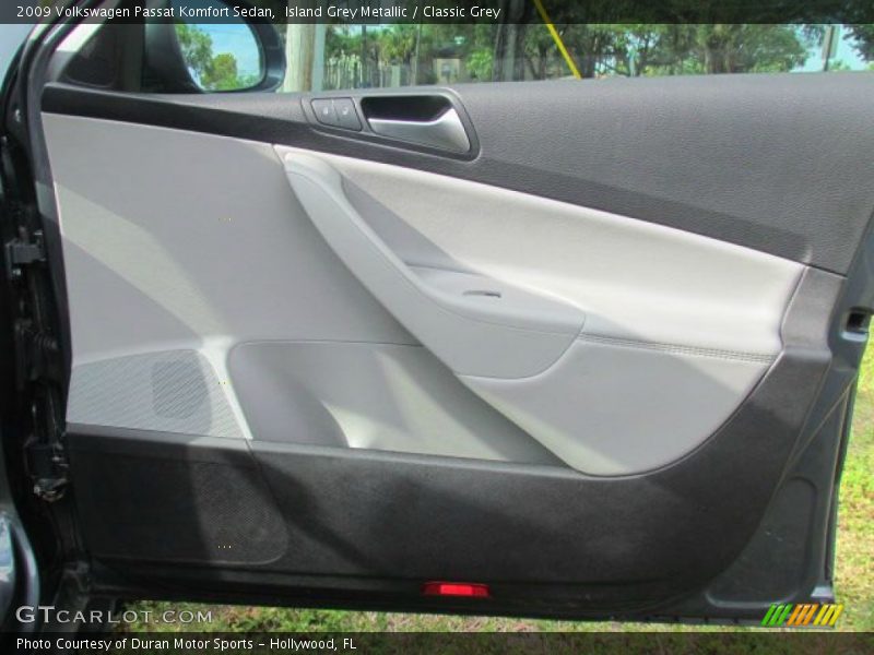 Door Panel of 2009 Passat Komfort Sedan