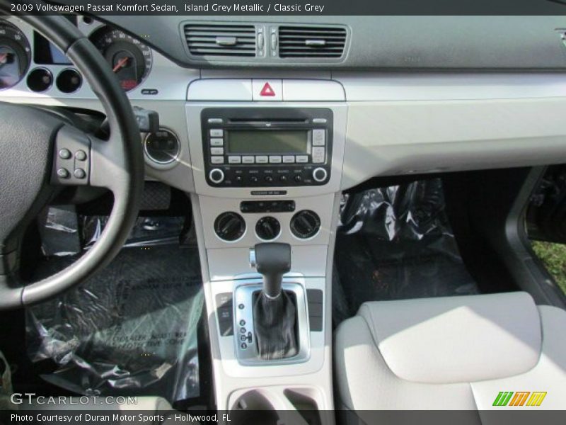 Controls of 2009 Passat Komfort Sedan