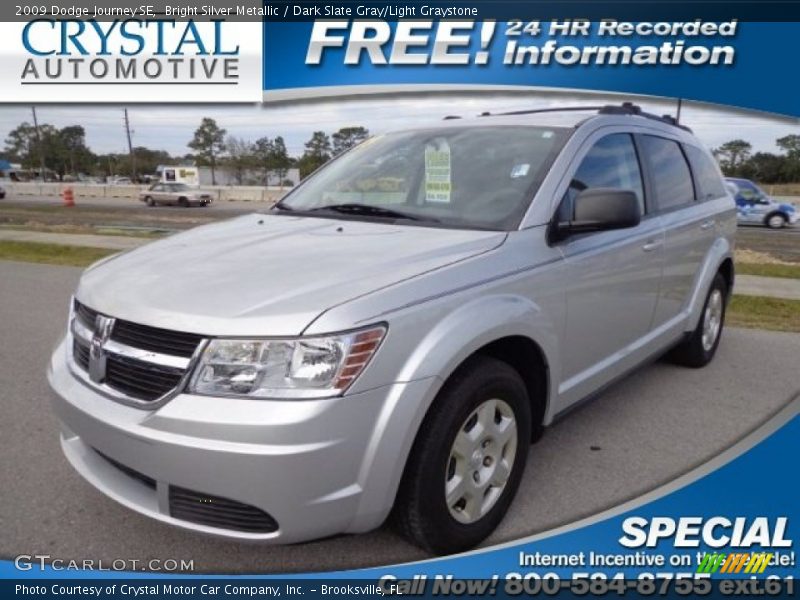 Bright Silver Metallic / Dark Slate Gray/Light Graystone 2009 Dodge Journey SE