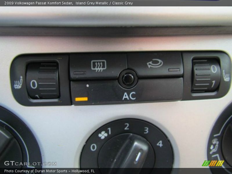 Controls of 2009 Passat Komfort Sedan
