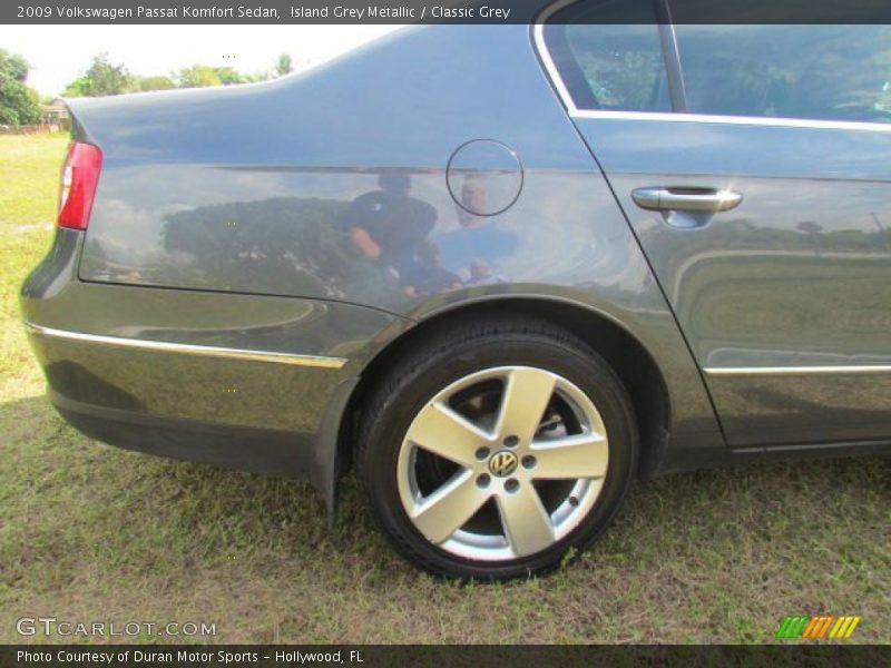Island Grey Metallic / Classic Grey 2009 Volkswagen Passat Komfort Sedan