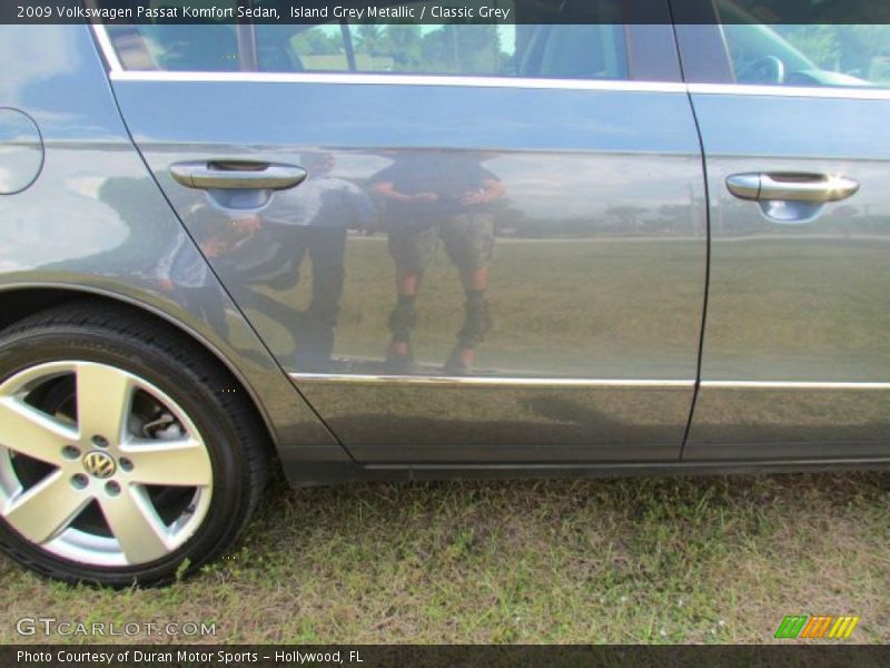 Island Grey Metallic / Classic Grey 2009 Volkswagen Passat Komfort Sedan
