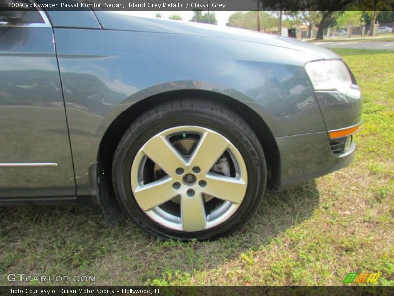 Island Grey Metallic / Classic Grey 2009 Volkswagen Passat Komfort Sedan