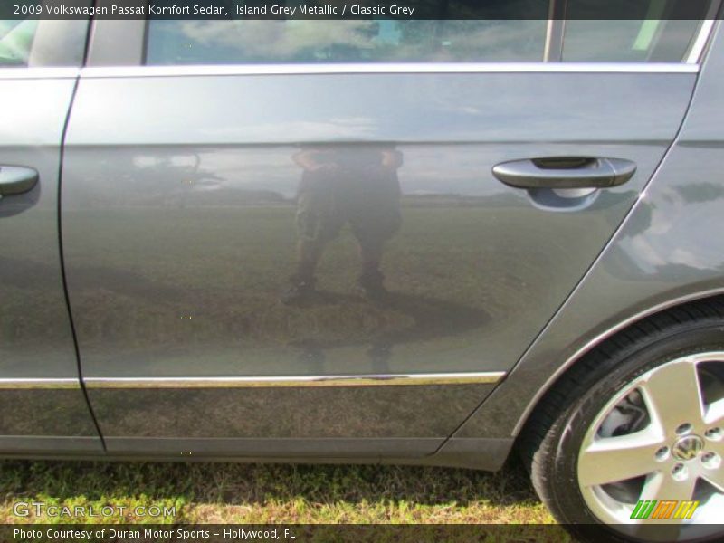 Island Grey Metallic / Classic Grey 2009 Volkswagen Passat Komfort Sedan