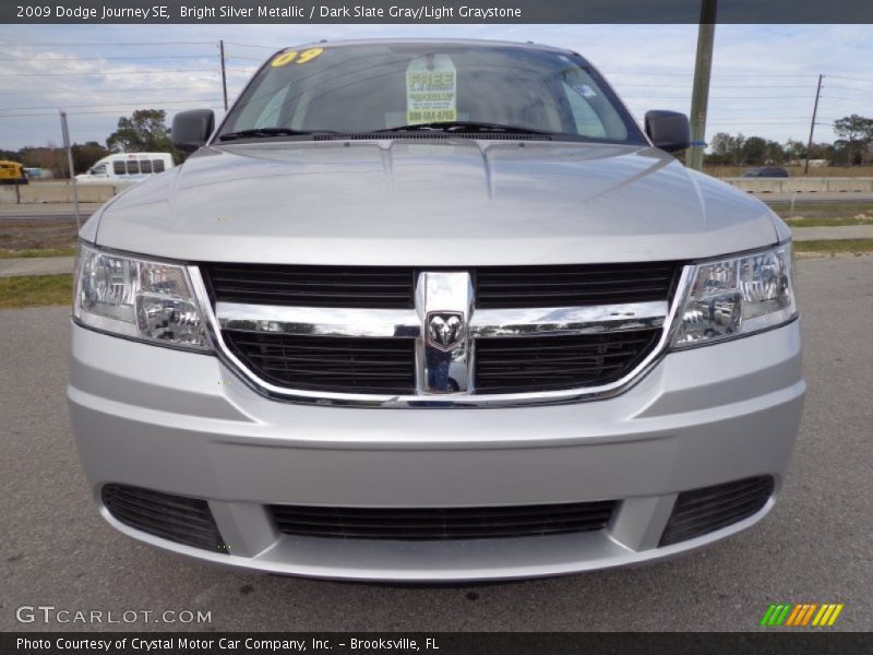 Bright Silver Metallic / Dark Slate Gray/Light Graystone 2009 Dodge Journey SE