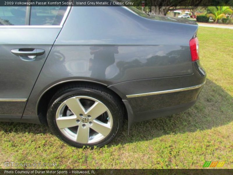 Island Grey Metallic / Classic Grey 2009 Volkswagen Passat Komfort Sedan