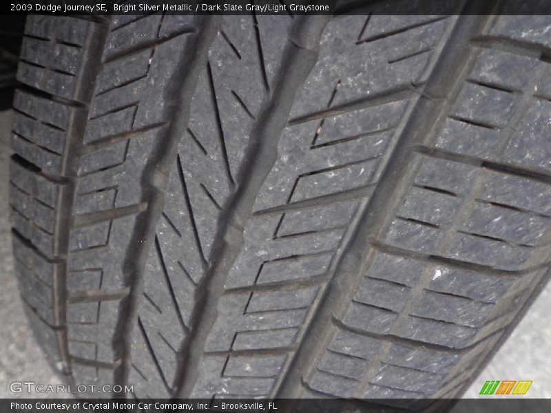 Bright Silver Metallic / Dark Slate Gray/Light Graystone 2009 Dodge Journey SE