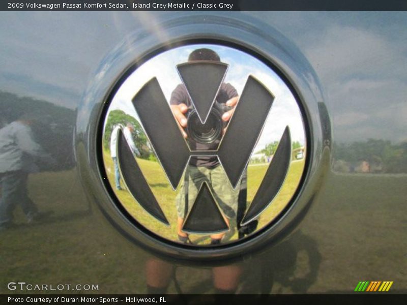 Island Grey Metallic / Classic Grey 2009 Volkswagen Passat Komfort Sedan