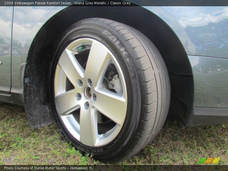 Island Grey Metallic / Classic Grey 2009 Volkswagen Passat Komfort Sedan