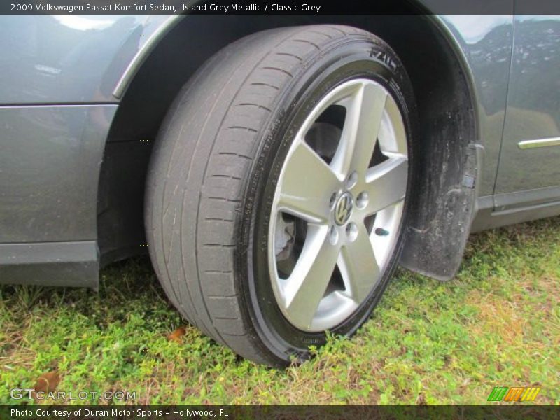 Island Grey Metallic / Classic Grey 2009 Volkswagen Passat Komfort Sedan
