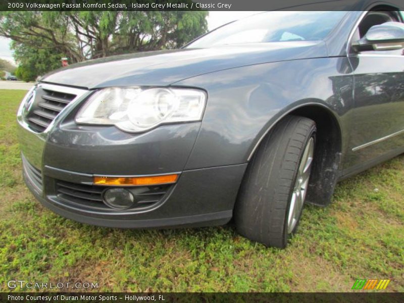 Island Grey Metallic / Classic Grey 2009 Volkswagen Passat Komfort Sedan