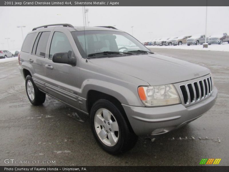 Front 3/4 View of 2001 Grand Cherokee Limited 4x4