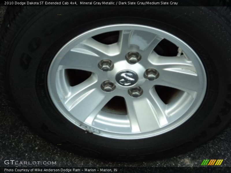  2010 Dakota ST Extended Cab 4x4 Wheel