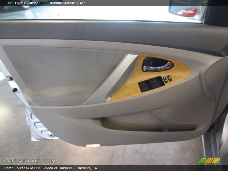 Titanium Metallic / Ash 2007 Toyota Camry XLE