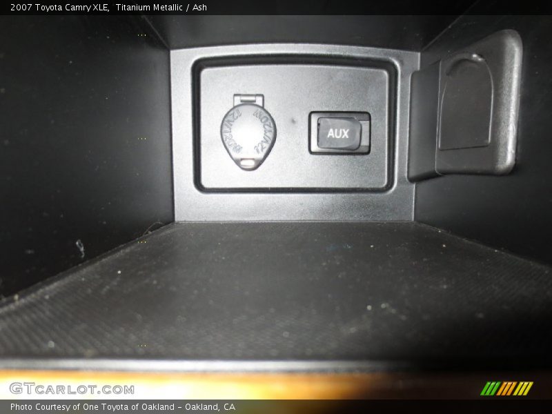 Titanium Metallic / Ash 2007 Toyota Camry XLE