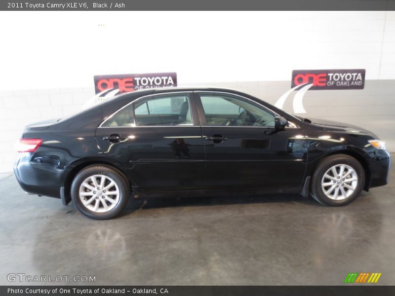 Black / Ash 2011 Toyota Camry XLE V6