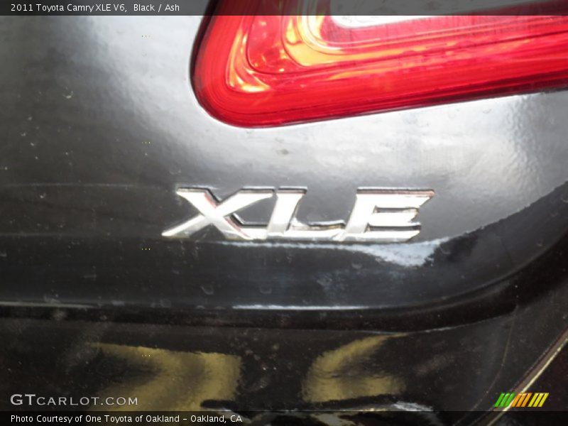 Black / Ash 2011 Toyota Camry XLE V6
