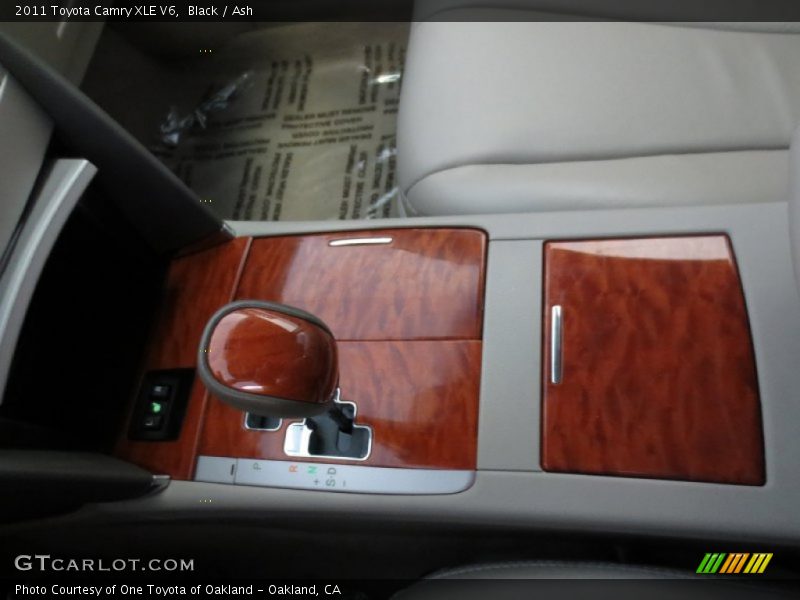 Black / Ash 2011 Toyota Camry XLE V6