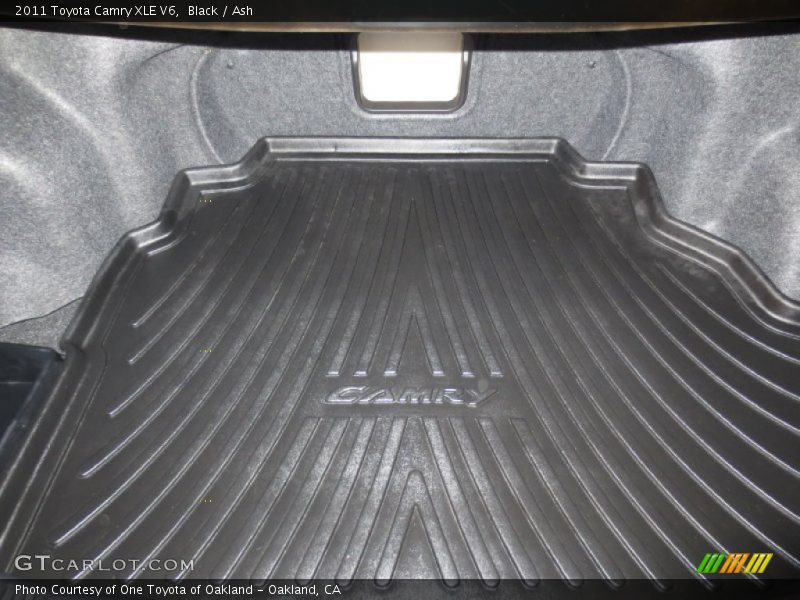 Black / Ash 2011 Toyota Camry XLE V6