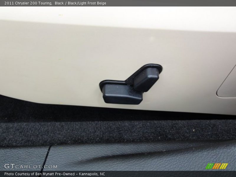 Black / Black/Light Frost Beige 2011 Chrysler 200 Touring
