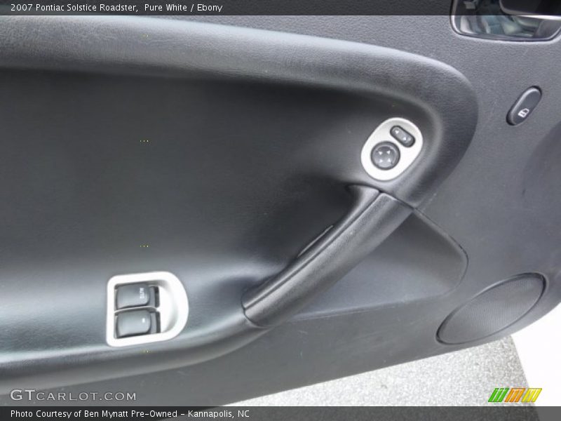 Pure White / Ebony 2007 Pontiac Solstice Roadster