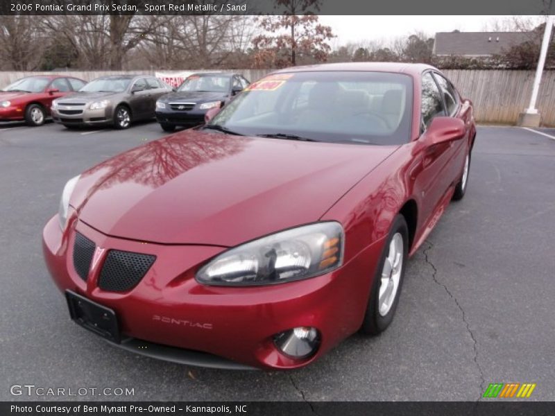 Front 3/4 View of 2006 Grand Prix Sedan