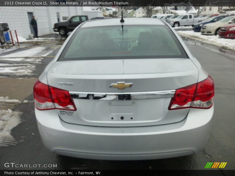 Silver Ice Metallic / Jet Black/Medium Titanium 2013 Chevrolet Cruze LS