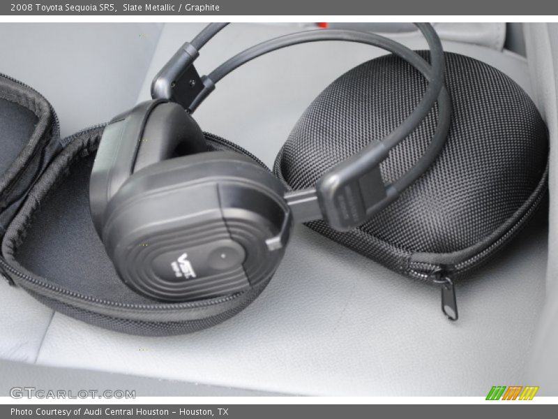 Entertainment System of 2008 Sequoia SR5