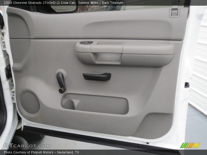 Door Panel of 2009 Silverado 2500HD LS Crew Cab