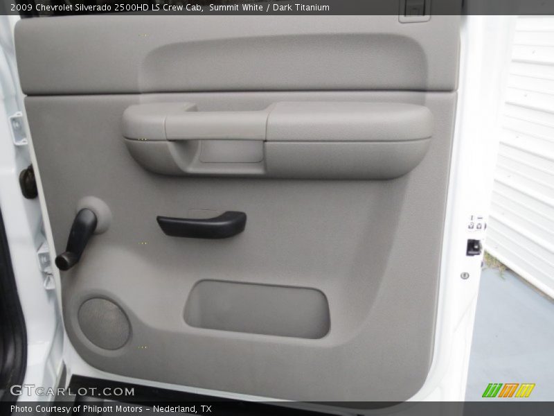 Door Panel of 2009 Silverado 2500HD LS Crew Cab