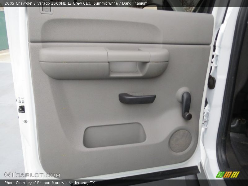 Door Panel of 2009 Silverado 2500HD LS Crew Cab
