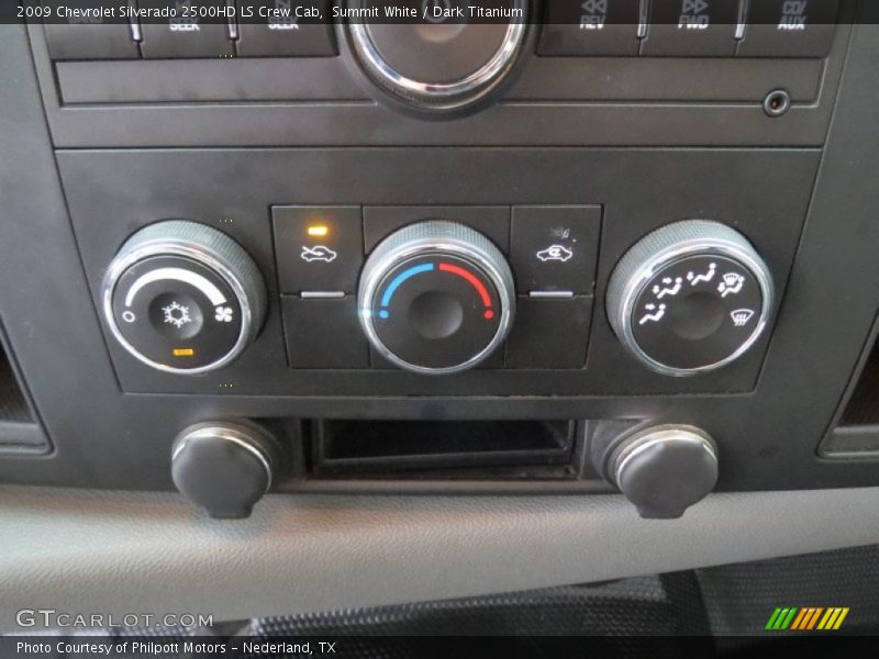 Controls of 2009 Silverado 2500HD LS Crew Cab
