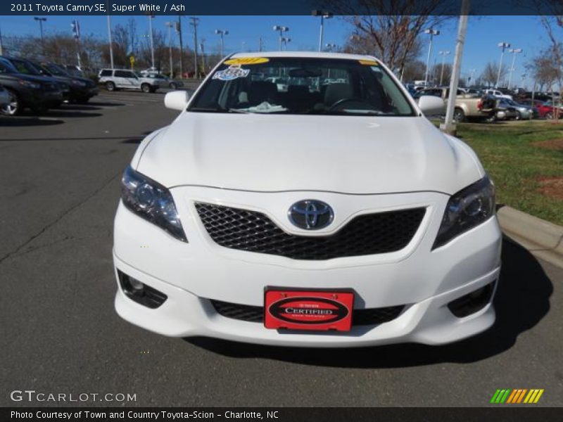 Super White / Ash 2011 Toyota Camry SE