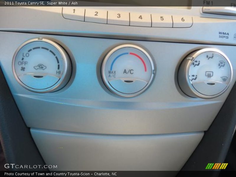 Super White / Ash 2011 Toyota Camry SE