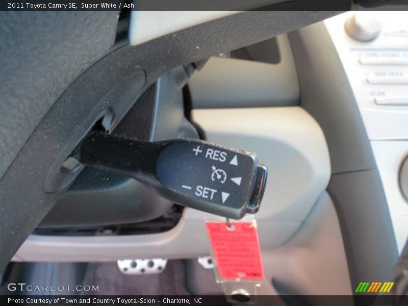Super White / Ash 2011 Toyota Camry SE