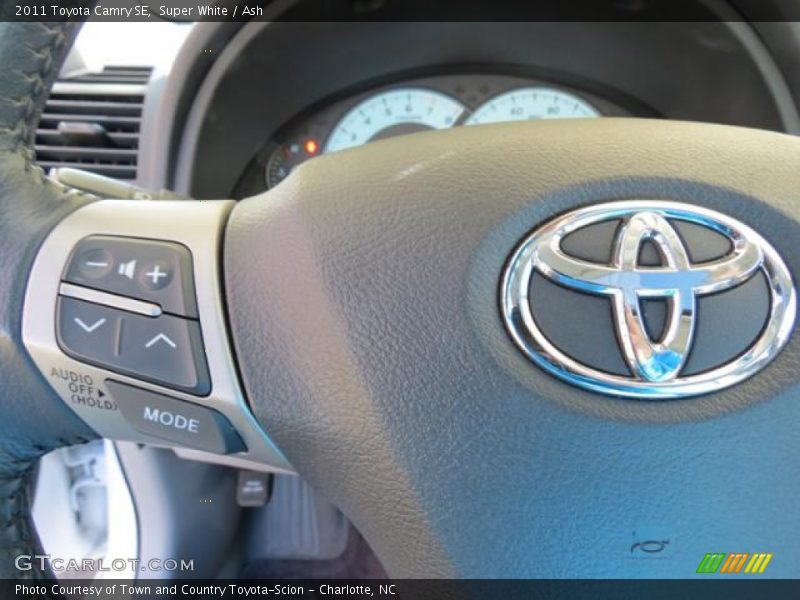 Super White / Ash 2011 Toyota Camry SE
