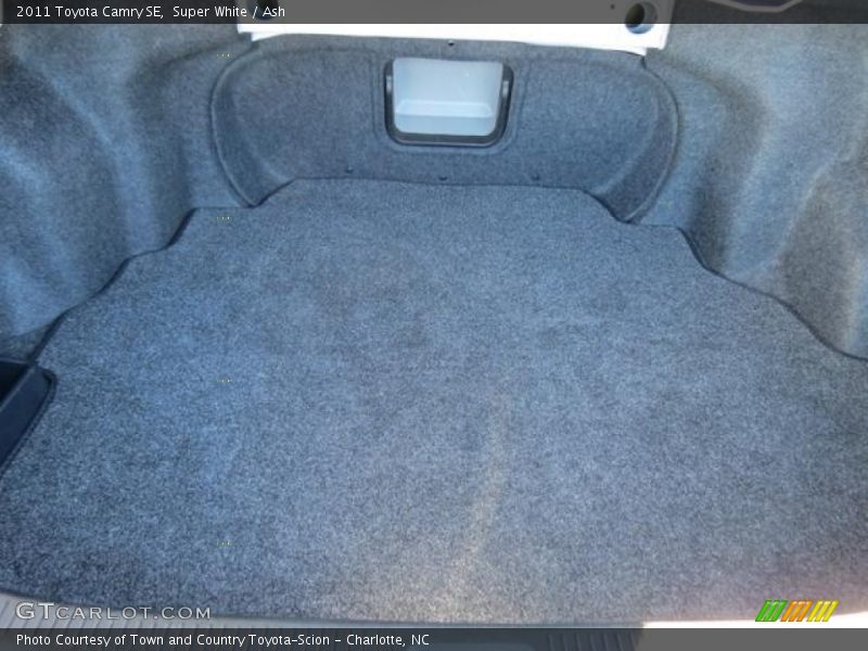 Super White / Ash 2011 Toyota Camry SE